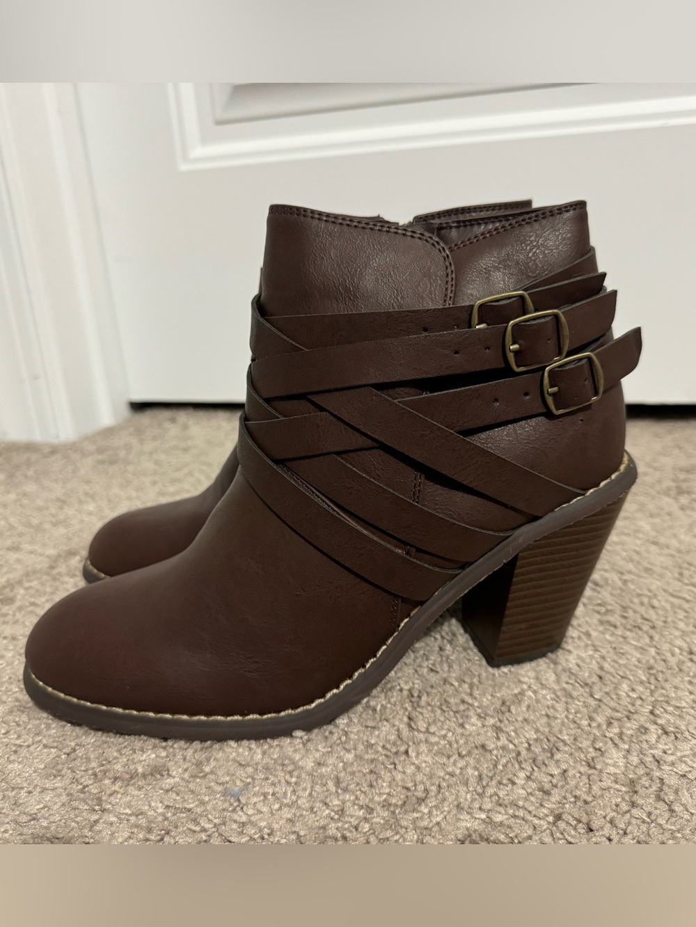 Great Journee Collection size 8.5 Piper chocolate brown strappy buckle booties
